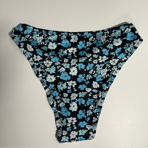 *NWT* Fashion Nova Spring Bloom 2 Piece Bikini Blue Floral Set - Picture 5 of 7